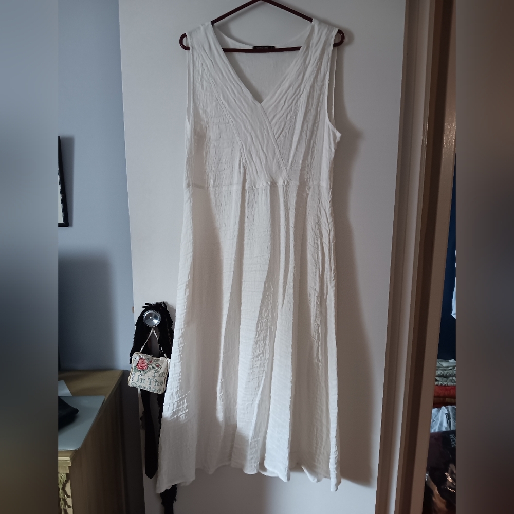 GRIZAS CREAM CRINKLE SLEEVELESS DRESS L